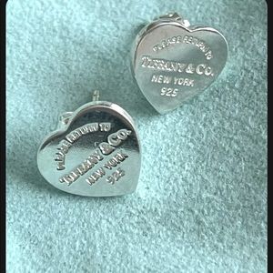 Tiffany & co heart earrings 925 silver. please return me to Tiffany authentic !